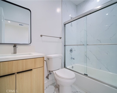 257 S Avenue 54 - Photo Thumbnail 16