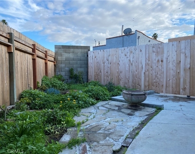 1408 Argonne Avenue - Photo Thumbnail 12