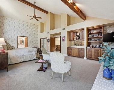 25881 Nellie Gail Rd Road - Photo Thumbnail 13