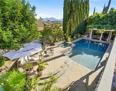 25881 Nellie Gail Rd Road - Photo Thumbnail 17