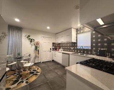 4043 W 159th Street - Photo Thumbnail 8