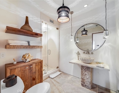 1920 Ocean Way - Photo Thumbnail 12