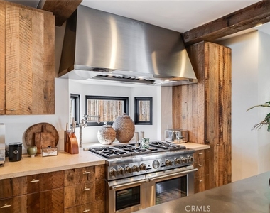 1920 Ocean Way - Photo Thumbnail 9
