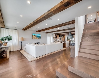 1920 Ocean Way - Photo Thumbnail 5