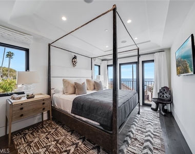 1920 Ocean Way - Photo Thumbnail 14