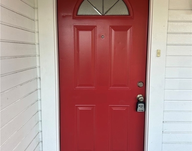 956 E 43rd - Photo Thumbnail 2