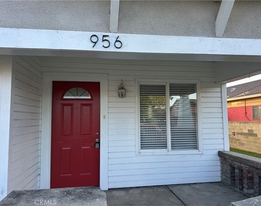 956 E 43rd - Photo Thumbnail 1
