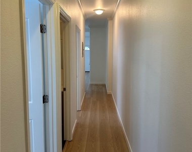956 E 43rd - Photo Thumbnail 12