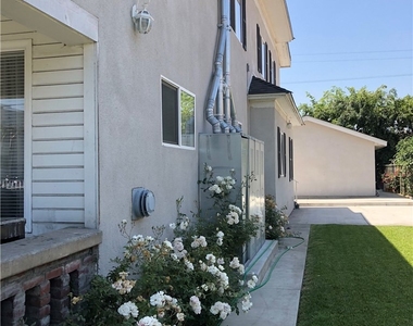 956 E 43rd - Photo Thumbnail 26