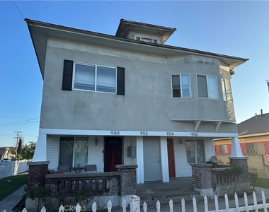 956 E 43rd - Photo Thumbnail 23