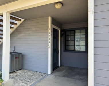 1784 Shady Oaks Court - Photo Thumbnail 13