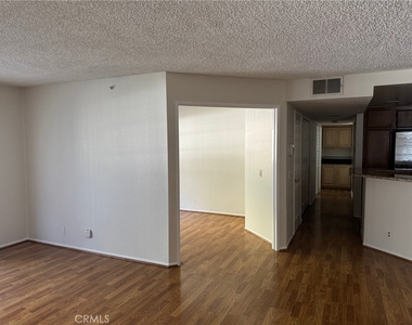 1784 Shady Oaks Court - Photo Thumbnail 1