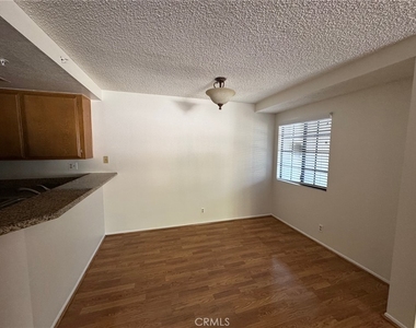 1784 Shady Oaks Court - Photo Thumbnail 4