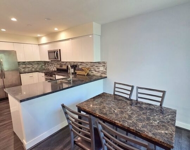 2651 S Hobart Boulevard - Photo Thumbnail 4