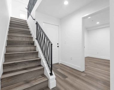 6006 Klump Avenue - Photo Thumbnail 11