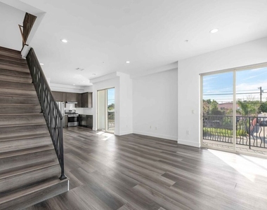 6006 Klump Avenue - Photo Thumbnail 1