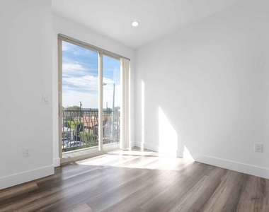 6006 Klump Avenue - Photo Thumbnail 24