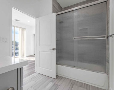 6006 Klump Avenue - Photo Thumbnail 20