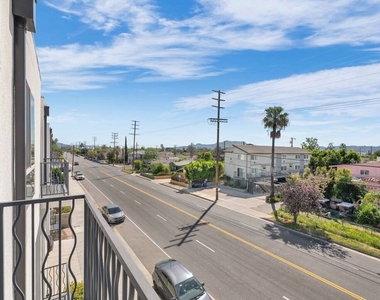 6006 Klump Avenue - Photo Thumbnail 9