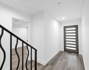 6006 Klump Avenue - Photo Thumbnail 12