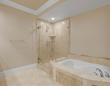 850 N Croft Avenue - Photo Thumbnail 18