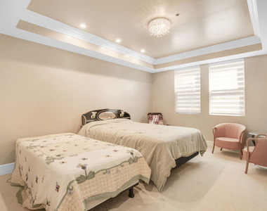 850 N Croft Avenue - Photo Thumbnail 16