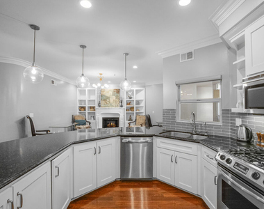 850 N Croft Avenue - Photo Thumbnail 14