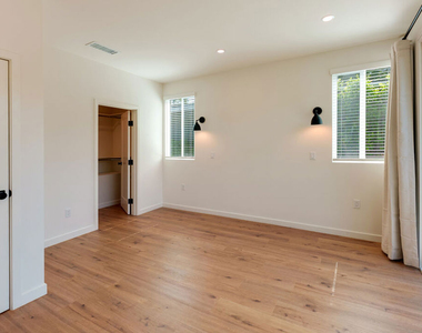 1405 N Coronado Street - Photo Thumbnail 14