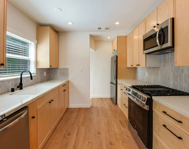 1405 N Coronado Street - Photo Thumbnail 10