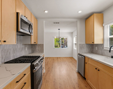 1405 N Coronado Street - Photo Thumbnail 5