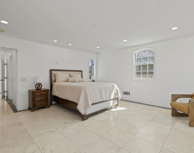865 Warner Avenue - Photo Thumbnail 20