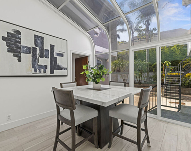 865 Warner Avenue - Photo Thumbnail 13