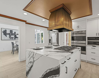 865 Warner Avenue - Photo Thumbnail 8