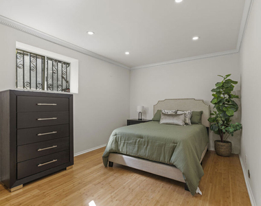 865 Warner Avenue - Photo Thumbnail 24