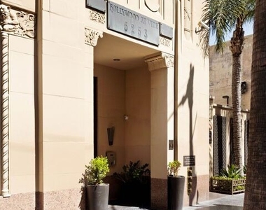 6253 Hollywood Boulevard - Photo Thumbnail 3
