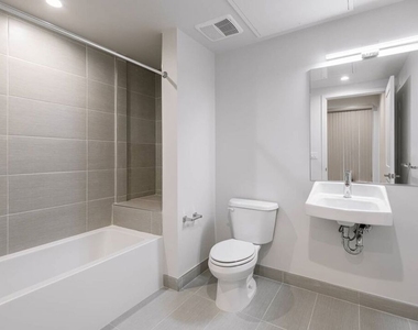 3726 Kelton Avenue - Photo Thumbnail 4