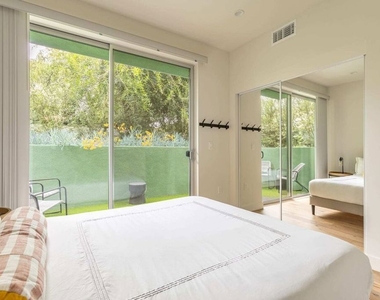 3726 Kelton Avenue - Photo Thumbnail 14