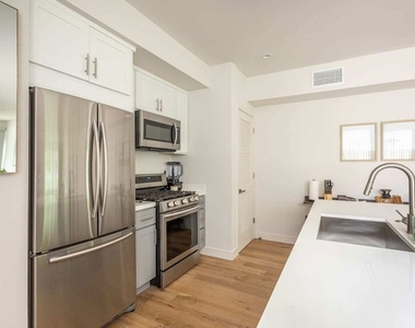 3726 Kelton Avenue - Photo Thumbnail 10