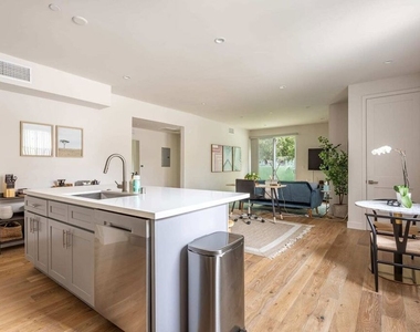 3726 Kelton Avenue - Photo Thumbnail 7
