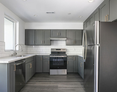 1432 W 9th Street - Photo Thumbnail 6