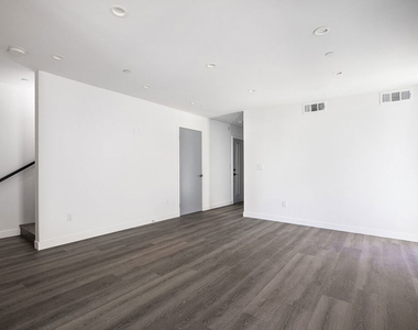 1432 W 9th Street - Photo Thumbnail 7