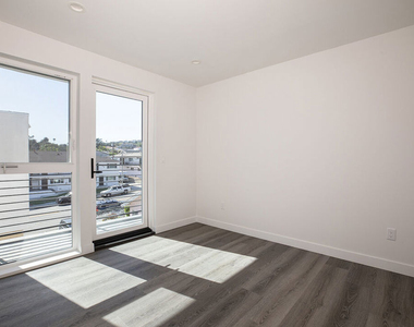 1432 W 9th Street - Photo Thumbnail 9