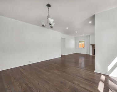 1091 Palm Terrace - Photo Thumbnail 7