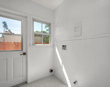 1091 Palm Terrace - Photo Thumbnail 26