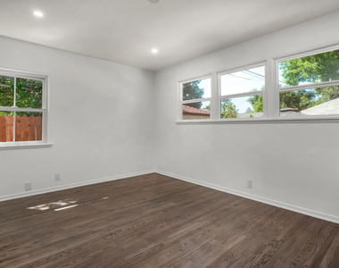 1091 Palm Terrace - Photo Thumbnail 14