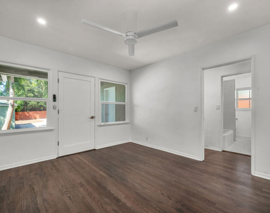 1091 Palm Terrace - Photo Thumbnail 17