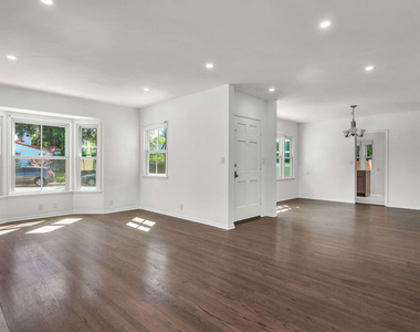 1091 Palm Terrace - Photo Thumbnail 5
