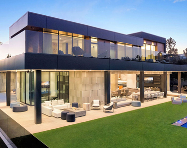 1140 Summit Drive - Photo Thumbnail 6