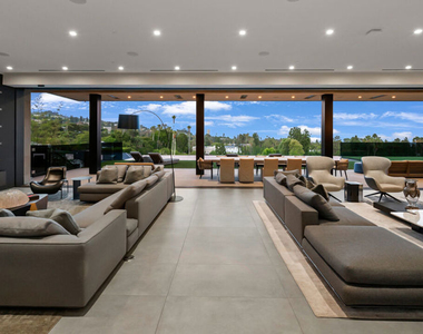 1140 Summit Drive - Photo Thumbnail 14