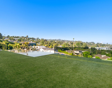 1140 Summit Drive - Photo Thumbnail 32